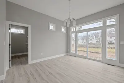 Dining area empty - custom home in Tallmadge Ohio