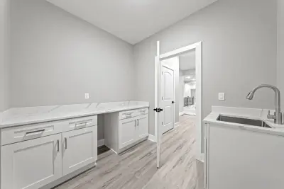 Laundry room alternate view - custom home in Tallmadge Ohio