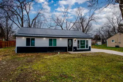 Exterior angle view - custom home in Twinsburg Ohio