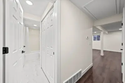 Hallway and bathroom - custom home in Twinsburg Ohio