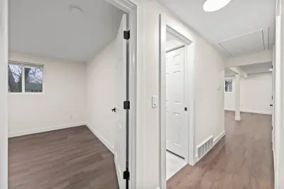 Upstairs hallway - custom home in Twinsburg Ohio
