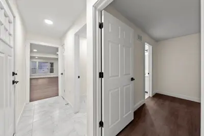 Hallway trim - custom home in Twinsburg Ohio